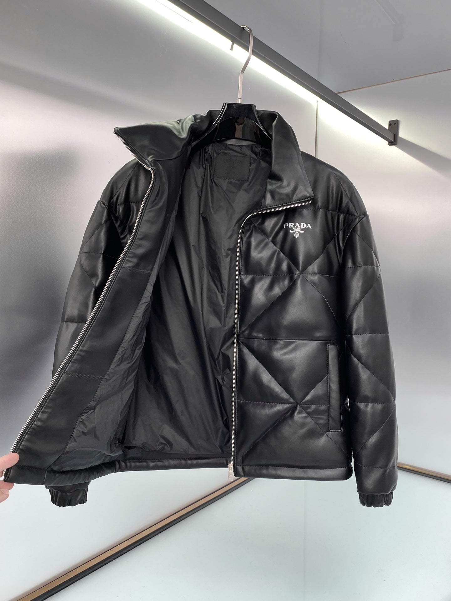 Diamond check stand collar leather down jacket