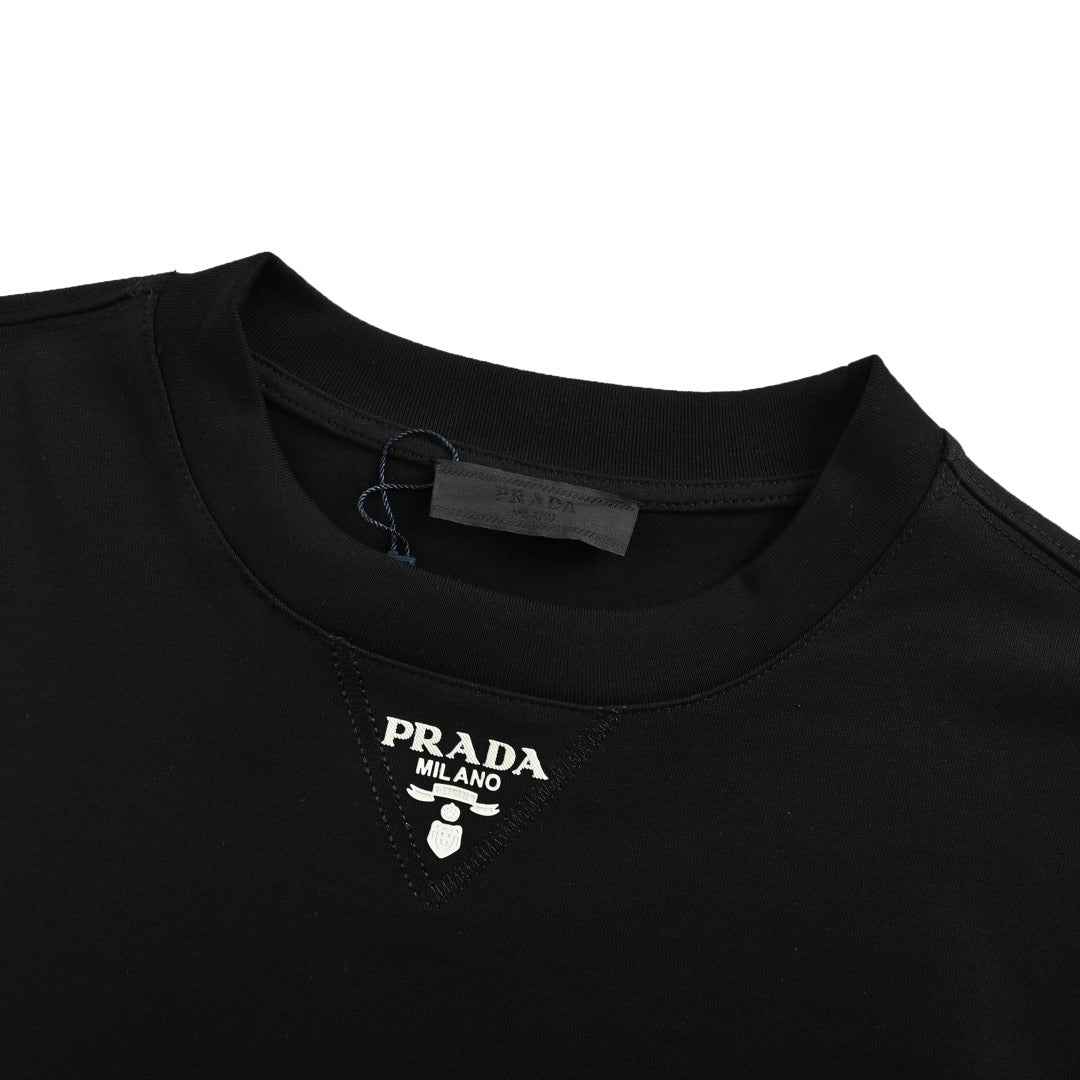 Long sleeves with logo print on chest