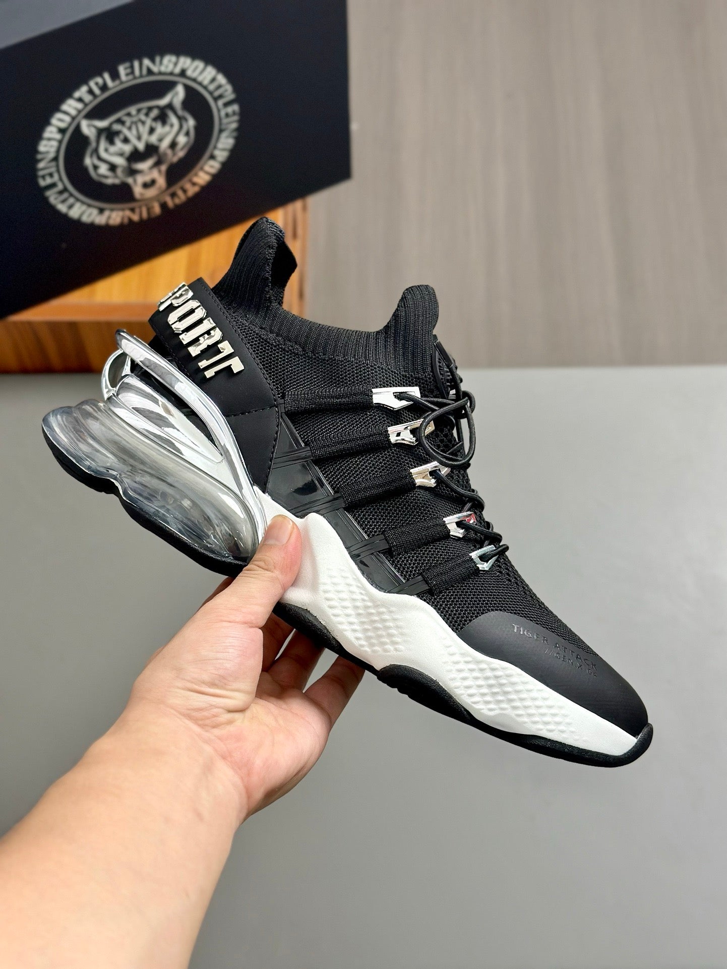 air cushion knitted mesh sneakers